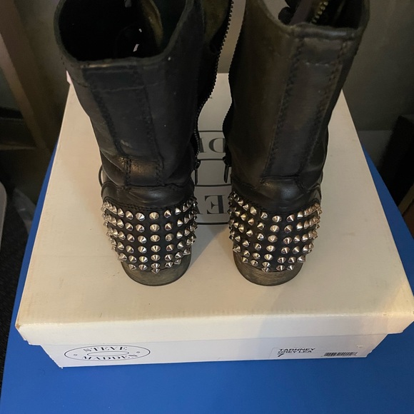 Steve Madden Studded combat boots. - Picture 3 of 3